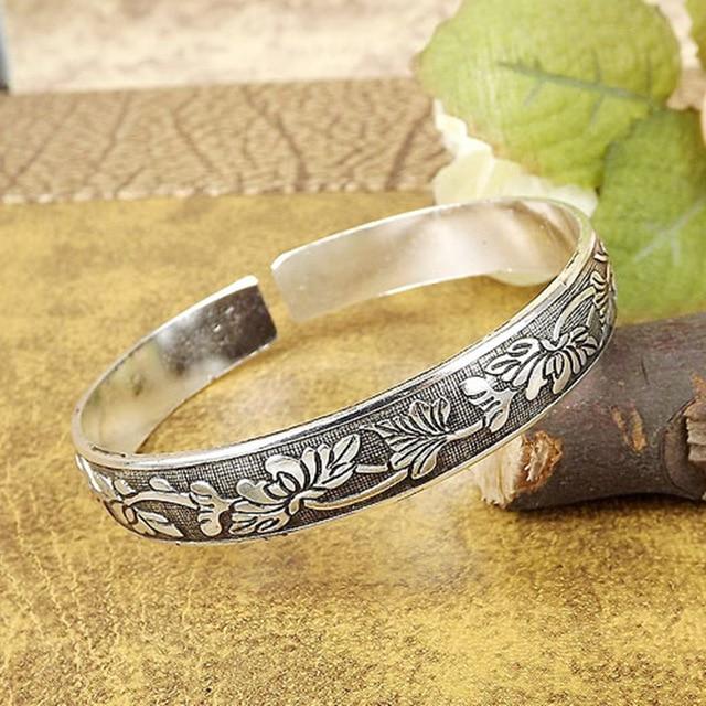 Vintage Retro Silver Bangles Women Classic Handmade Tibetan Silver Carved Plum Cuff Bracelet