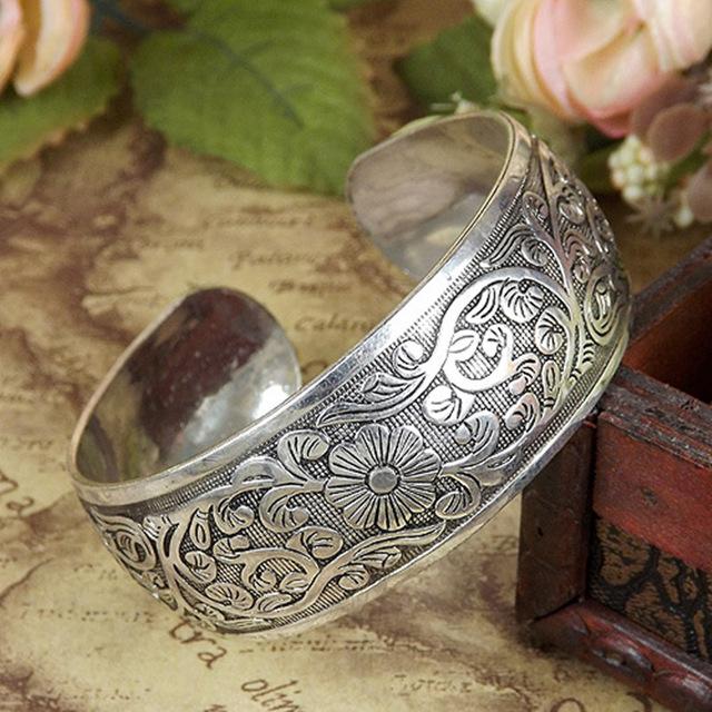 Vintage Retro Silver Bangles Women Classic Handmade Tibetan Silver Carved Plum Cuff Bracelet